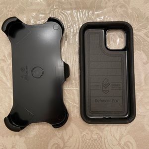 iPhone 11 Pro • NWT • Otter Box • Defender Case • Black